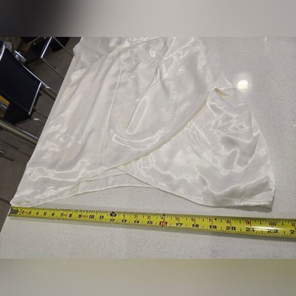 Elegant White Wrap Dress - Picture 16 of 16